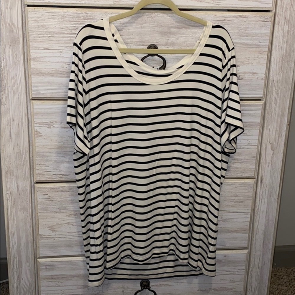 Black and white striped relaxed tee shirt